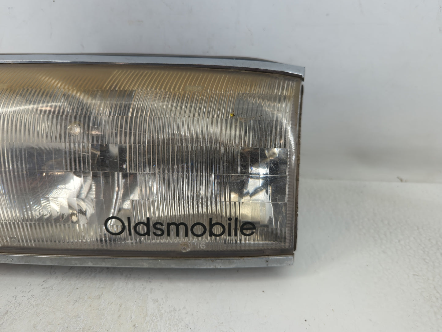 Gmc Sierra 2500 Driver Left Oem Head Light Headlight Lamp - Oemusedautoparts1.com