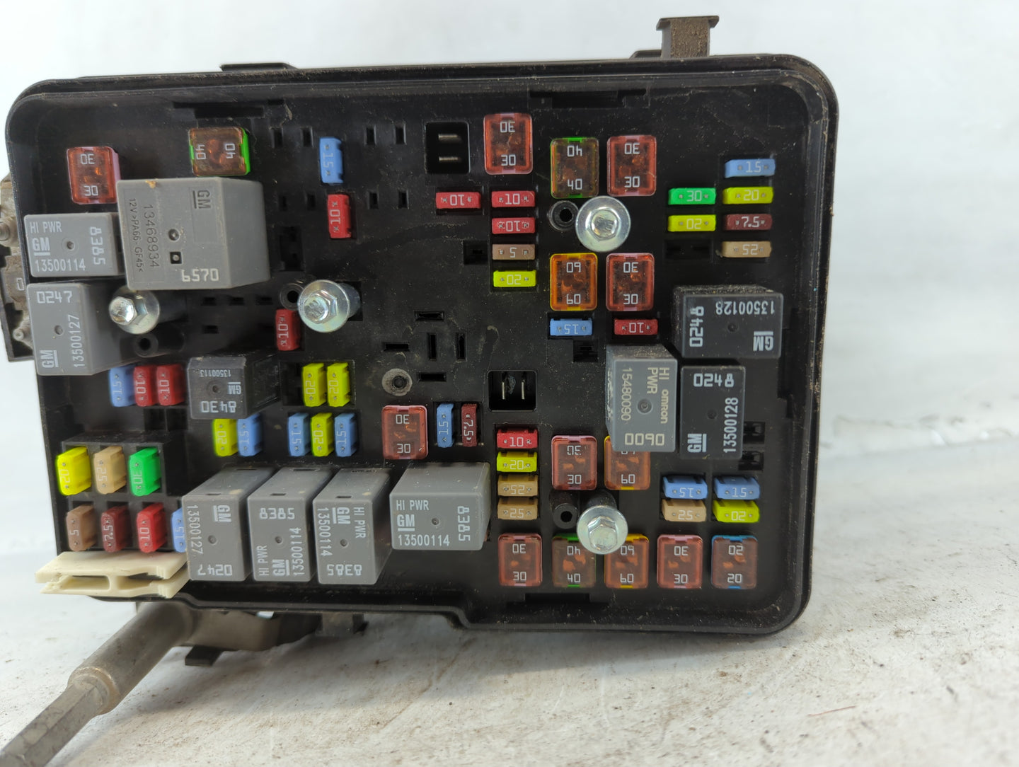 2017 Gmc Terrain Fusebox Fuse Box Panel Relay Module P/N:84080470 Fits OEM Used Auto Parts - Oemusedautoparts1.com