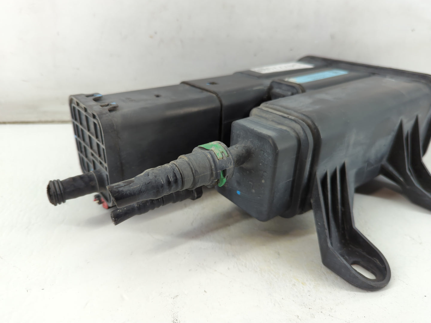 2017 Gmc Terrain Fuel Vapor Charcoal Canister - Oemusedautoparts1.com