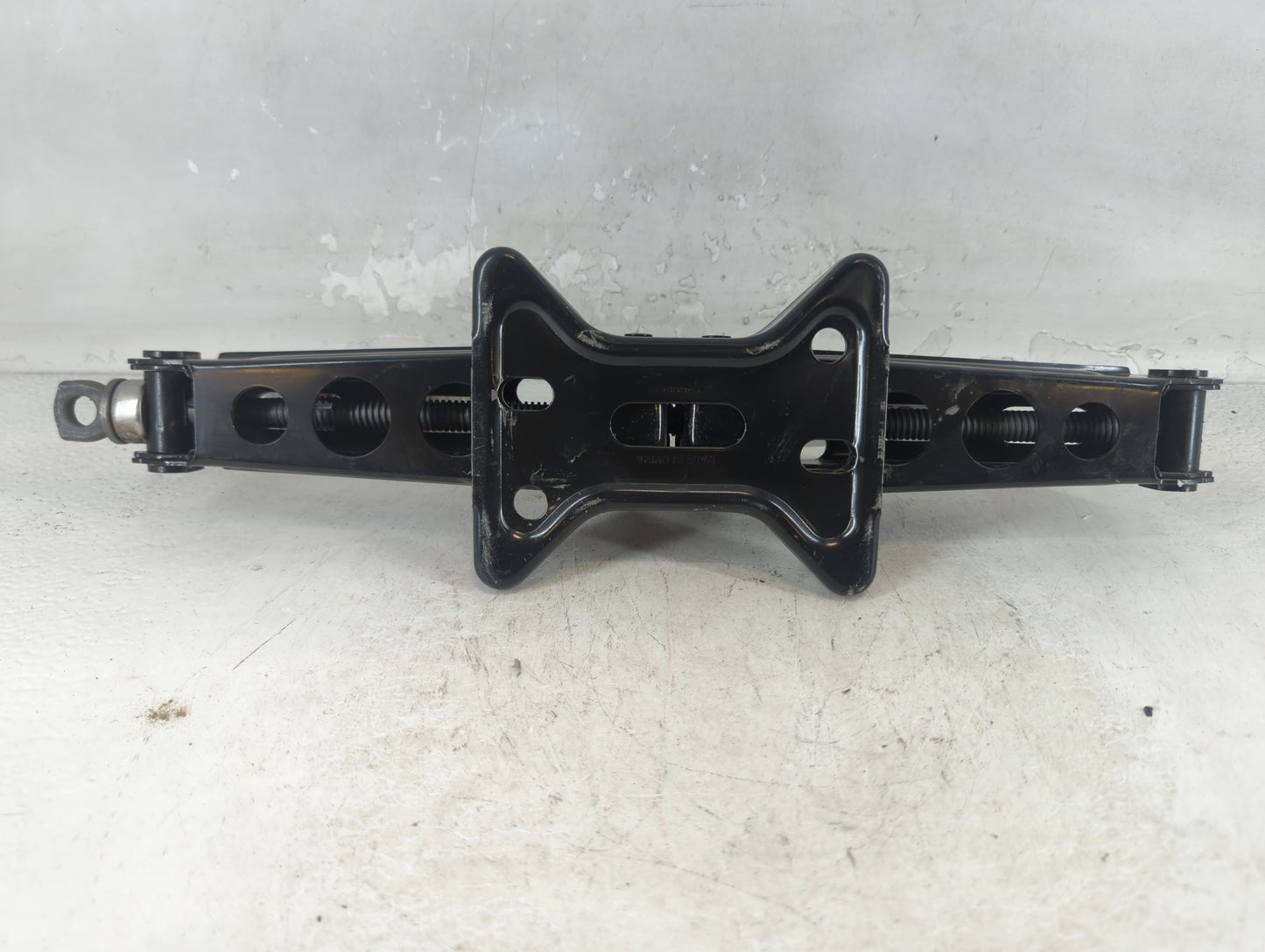 2017 Gmc Terrain Spare Scissor Car Jack - Oemusedautoparts1.com