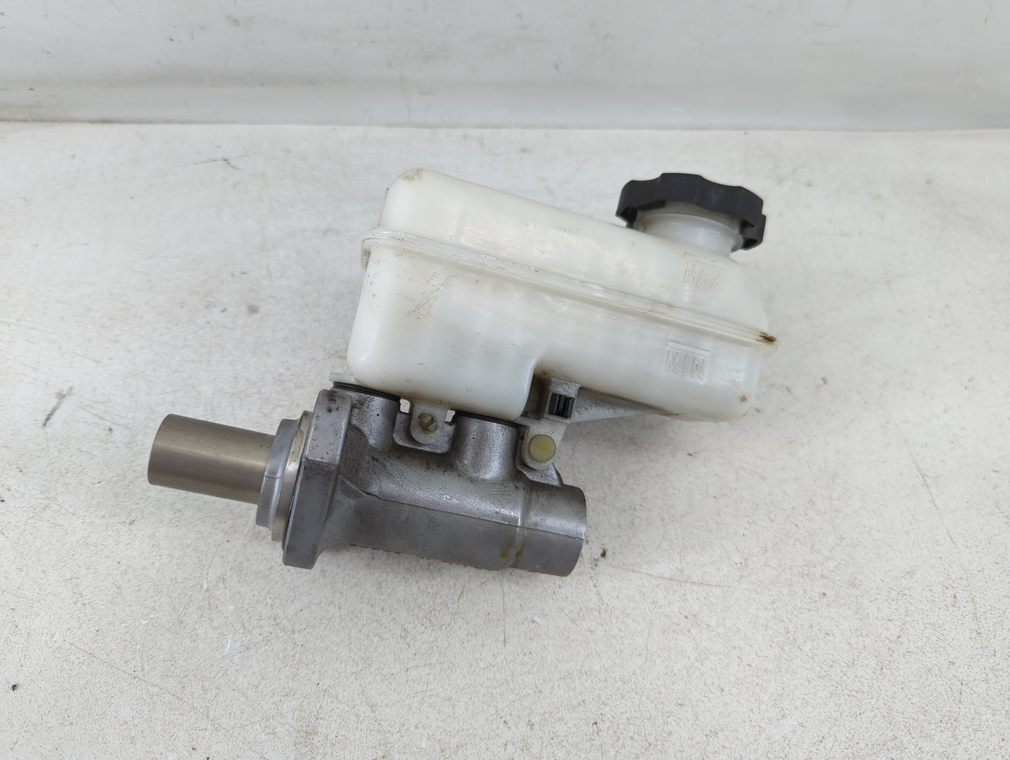 2011-2017 Gmc Terrain Brake Master Cylinder - Oemusedautoparts1.com