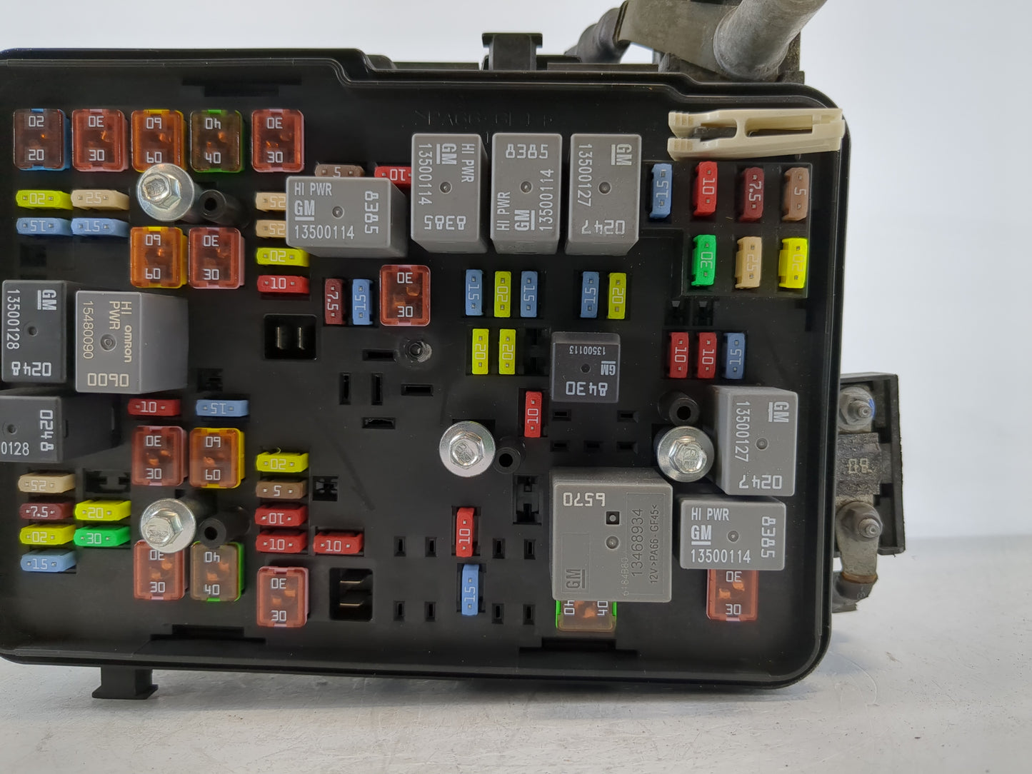 2016-2017 Gmc Terrain Fusebox Fuse Box Panel Relay Module P/N:84080470 Fits Fits 2016 2017 OEM Used Auto Parts - Oemusedauto