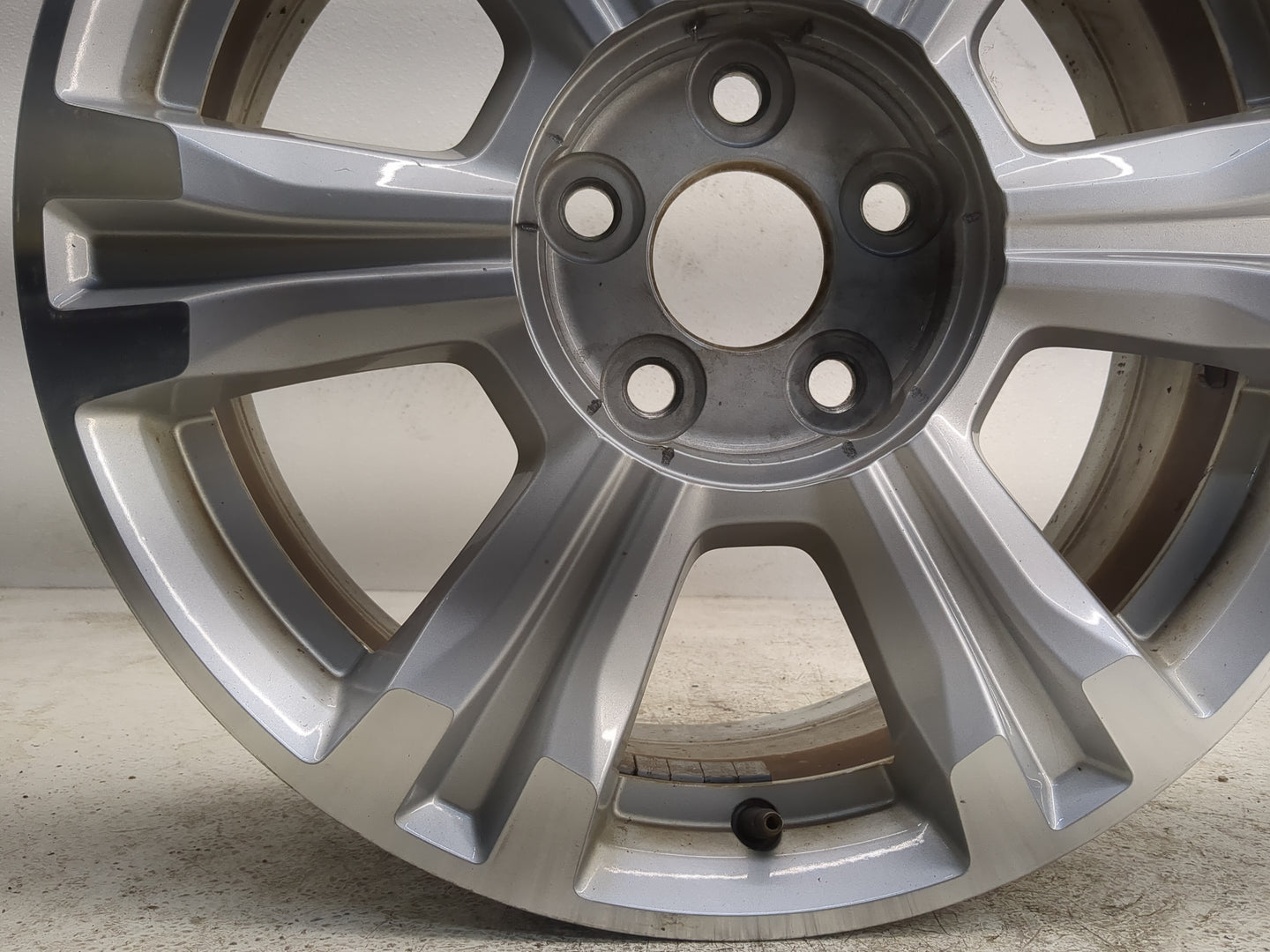 2014-2017 Gmc Terrain Oem Wheel Rim 1127768 - Oemusedautoparts1.com