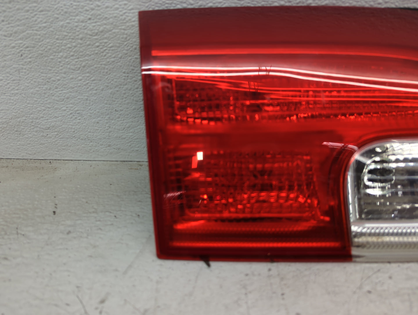2010-2017 Gmc Terrain Driver Left Side Deck Lid Mounted Tail Light - Oemusedautoparts1.com