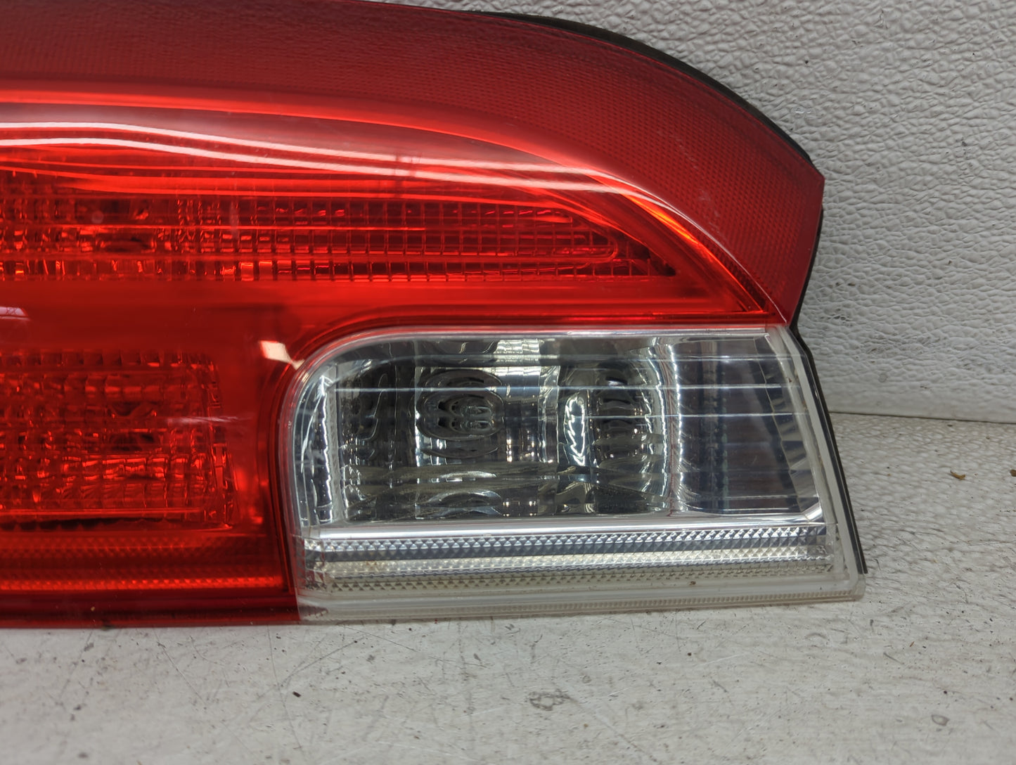 2010-2017 Gmc Terrain Driver Left Side Deck Lid Mounted Tail Light - Oemusedautoparts1.com
