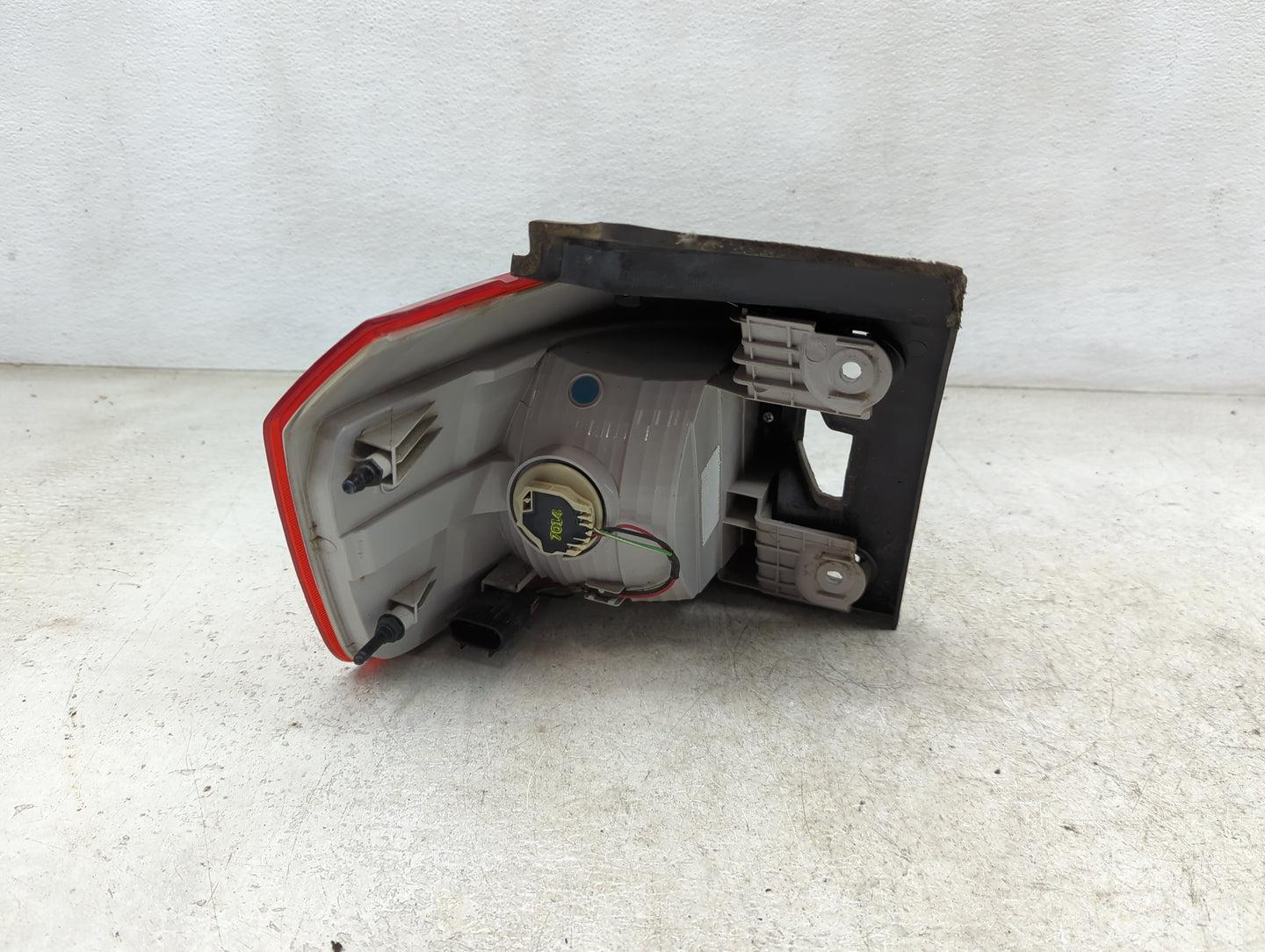 2010-2017 Gmc Terrain Tail Light Assembly Passenger Right OEM Fits Fits 2010 2011 2012 2013 2014 2015 2016 2017 OEM Used Aut