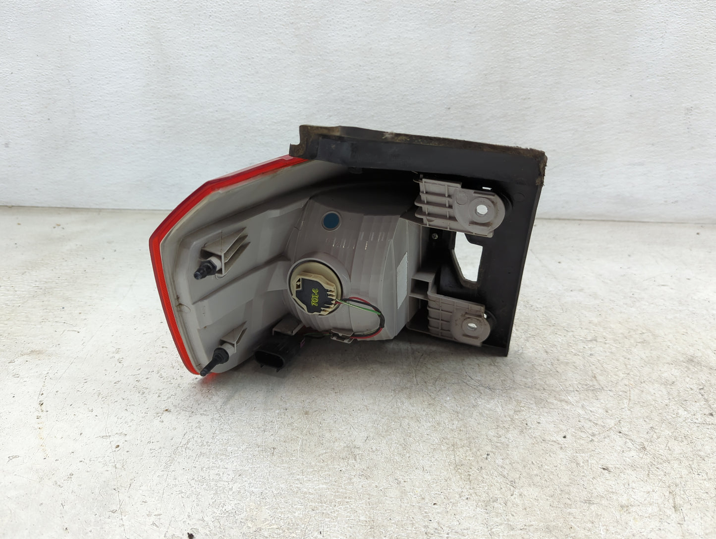 2010-2017 Gmc Terrain Tail Light Assembly Passenger Right OEM Fits Fits 2010 2011 2012 2013 2014 2015 2016 2017 OEM Used Aut