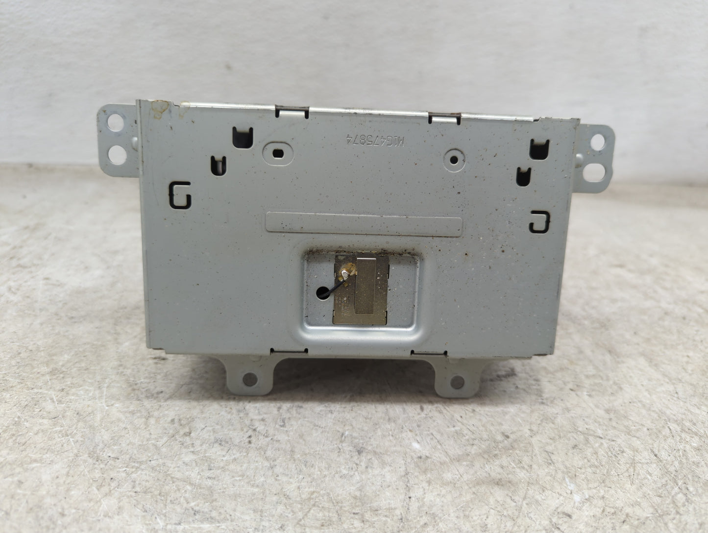 2016-2017 Gmc Terrain Radio AM FM Cd Player Receiver Replacement Fits Fits 2014 2015 2016 2017 OEM Used Auto Parts - Oemused