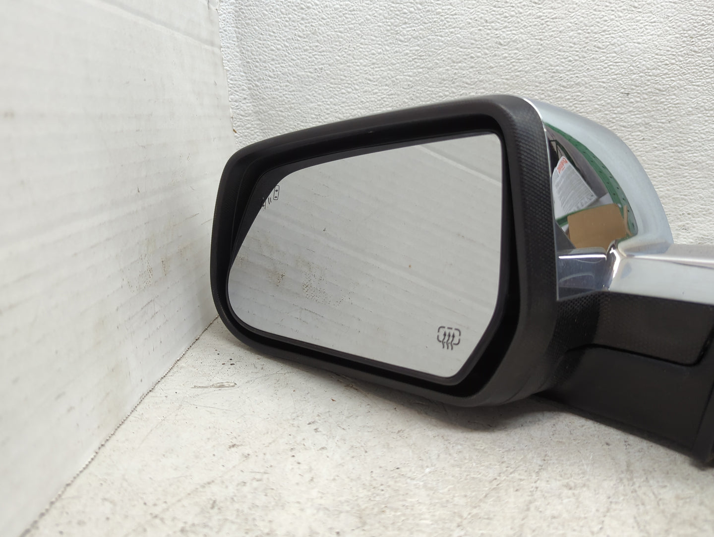 2016-2017 Gmc Terrain Driver Side View Mirror - Left Door Mirror OEM Used - Oemusedautoparts1.com