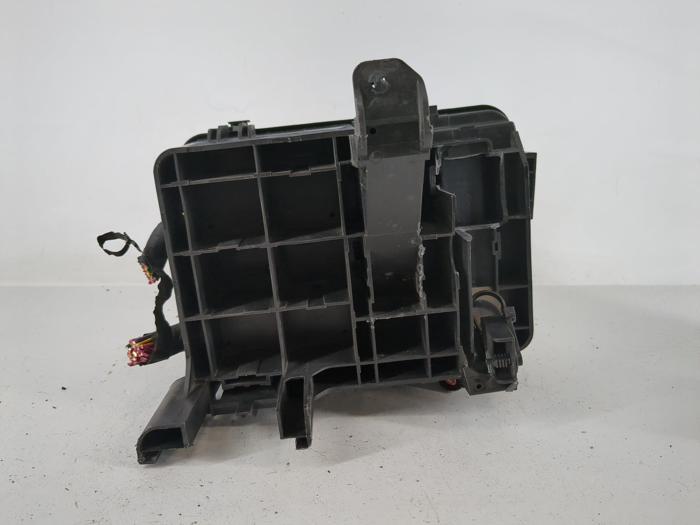 2017 Gmc Terrain Fusebox Fuse Box Panel Relay Module P/N:84080470 Fits OEM Used Auto Parts - Oemusedautoparts1.com