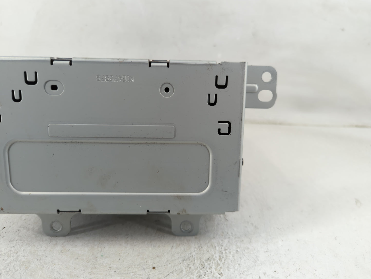 2016-2017 Gmc Terrain Radio AM FM Cd Player Receiver Replacement P/N:84064076 Fits Fits 2016 2017 OEM Used Auto Parts - Oemu