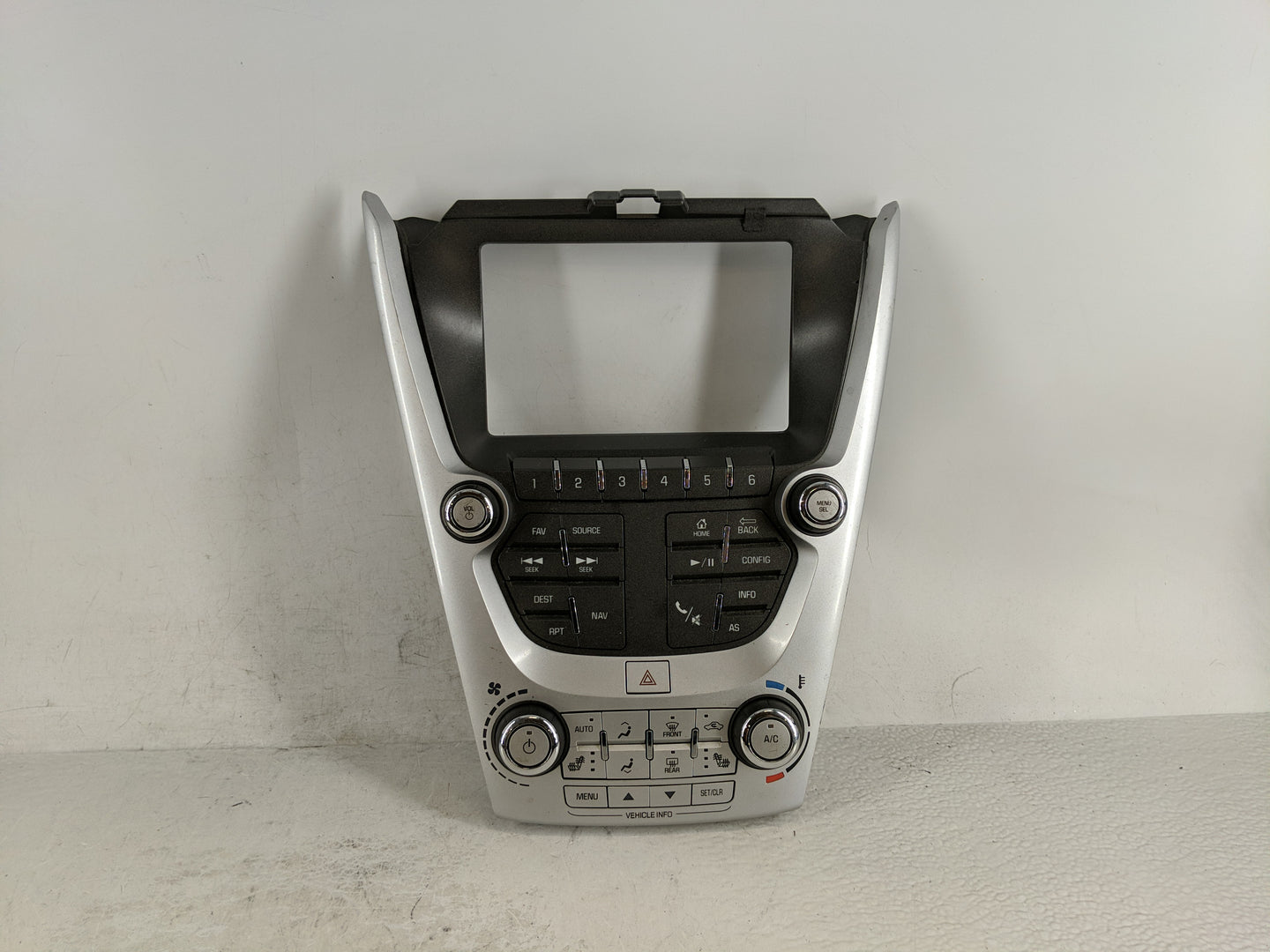 2016-2017 Gmc Terrain Radio AM FM Cd Player Receiver Replacement P/N:84096695 Fits Fits 2014 2015 2016 2017 OEM Used Auto Pa