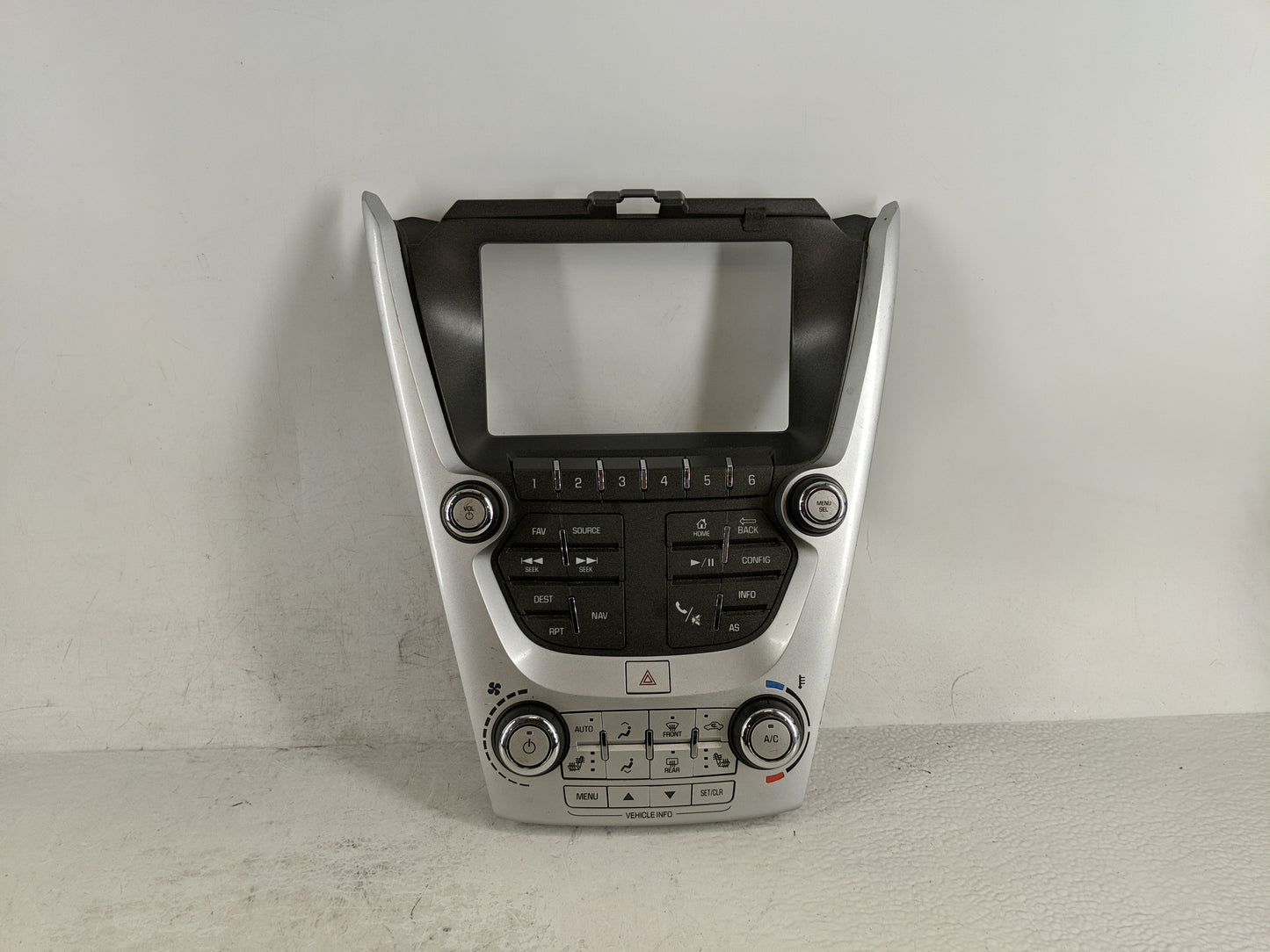 2016-2017 Gmc Terrain Radio AM FM Cd Player Receiver Replacement P/N:84096695 Fits Fits 2014 2015 2016 2017 OEM Used Auto Pa