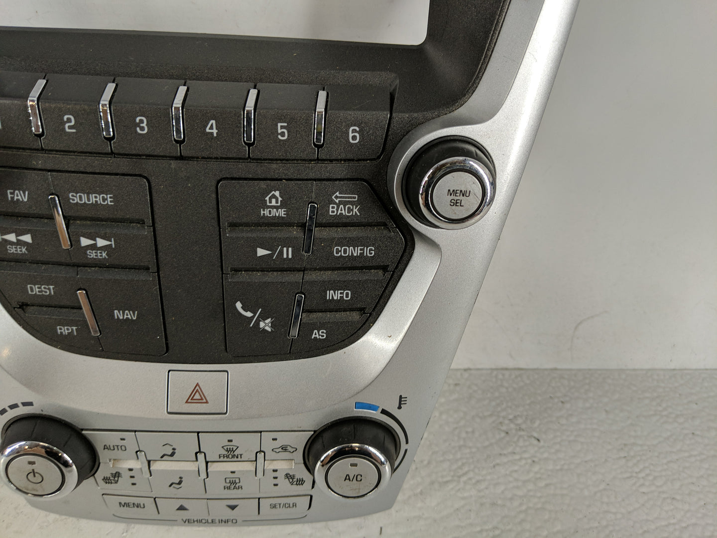 2016-2017 Gmc Terrain Radio AM FM Cd Player Receiver Replacement P/N:84096695 Fits Fits 2014 2015 2016 2017 OEM Used Auto Pa