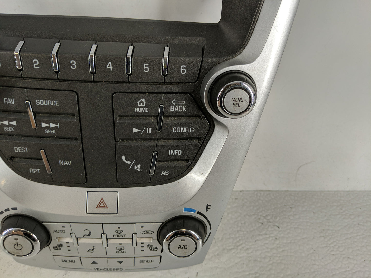 2016-2017 Gmc Terrain Radio AM FM Cd Player Receiver Replacement P/N:84096695 Fits Fits 2014 2015 2016 2017 OEM Used Auto Pa