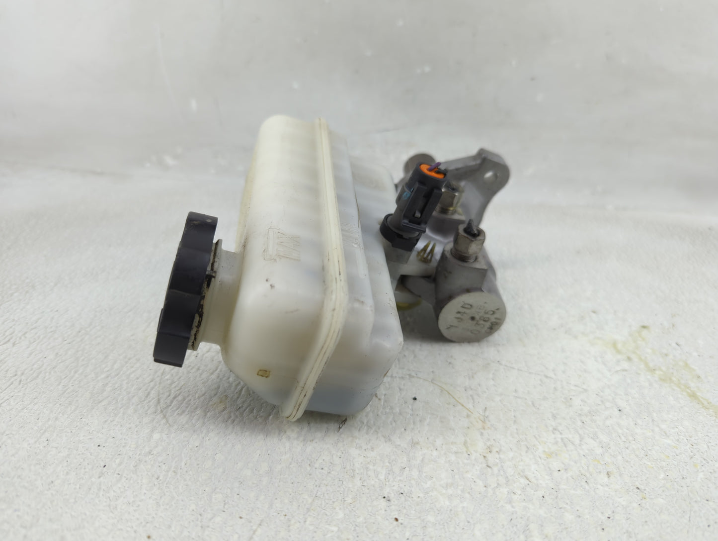 2011-2017 Gmc Terrain Brake Master Cylinder - Oemusedautoparts1.com