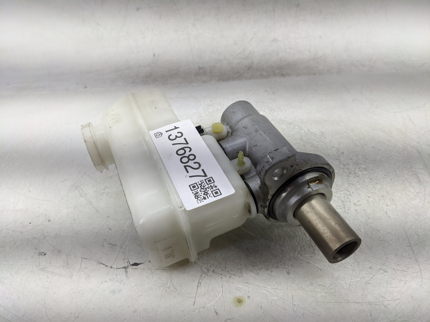 2011-2017 Gmc Terrain Brake Master Cylinder 1376827 - Oemusedautoparts1.com