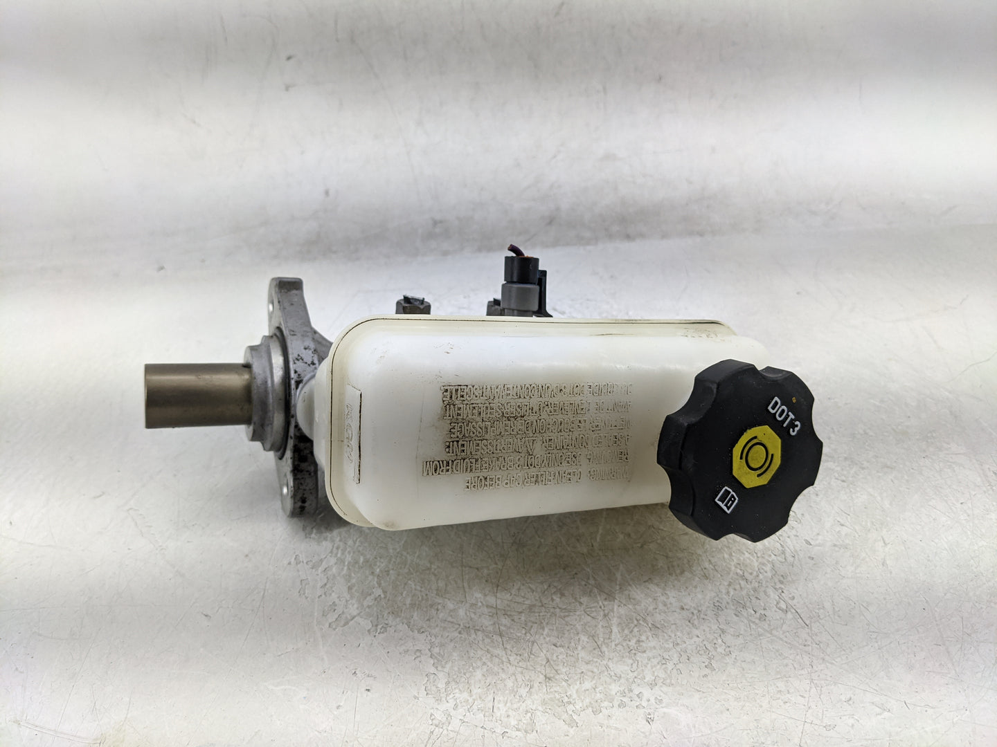 2011-2017 Gmc Terrain Brake Master Cylinder 1376842 - Oemusedautoparts1.com