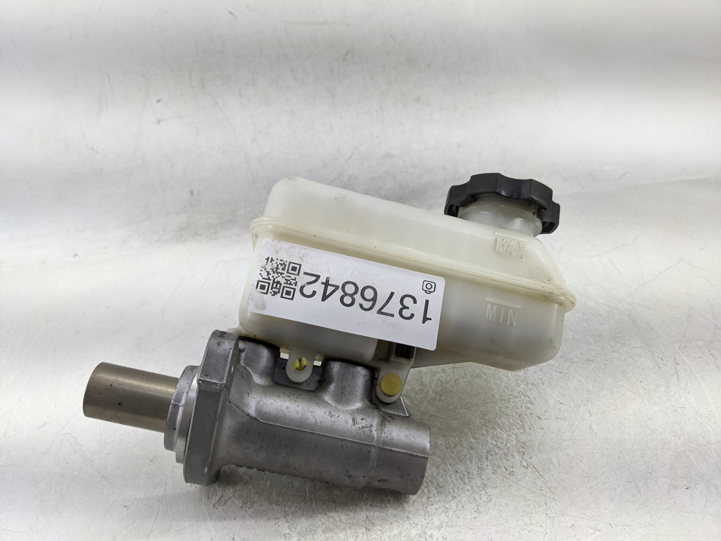 2011-2017 Gmc Terrain Brake Master Cylinder 1376842 - Oemusedautoparts1.com