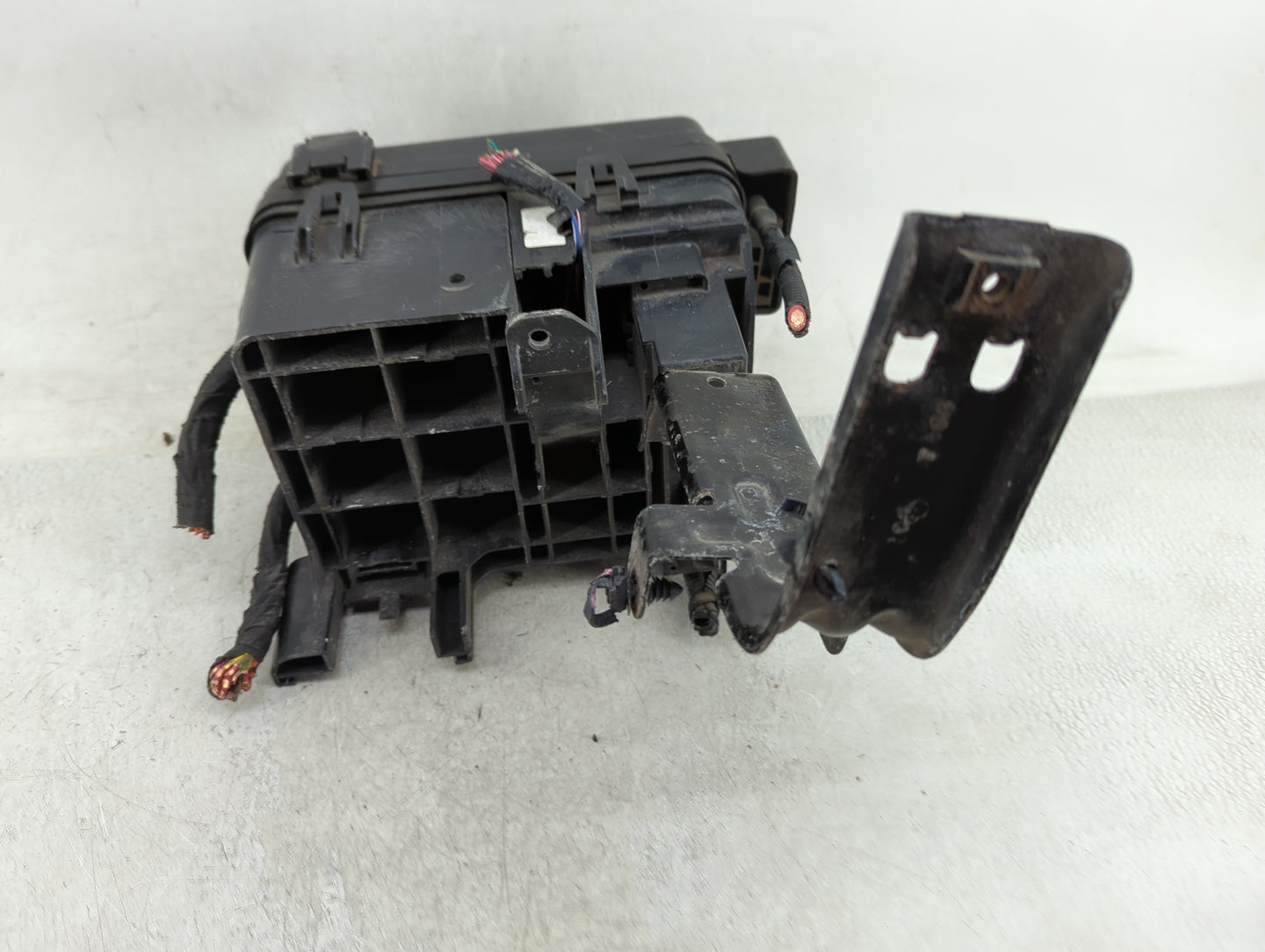 2016-2017 Gmc Terrain Fusebox Fuse Box Panel Relay Module Fits Fits 2016 2017 OEM Used Auto Parts - Oemusedautoparts1.com