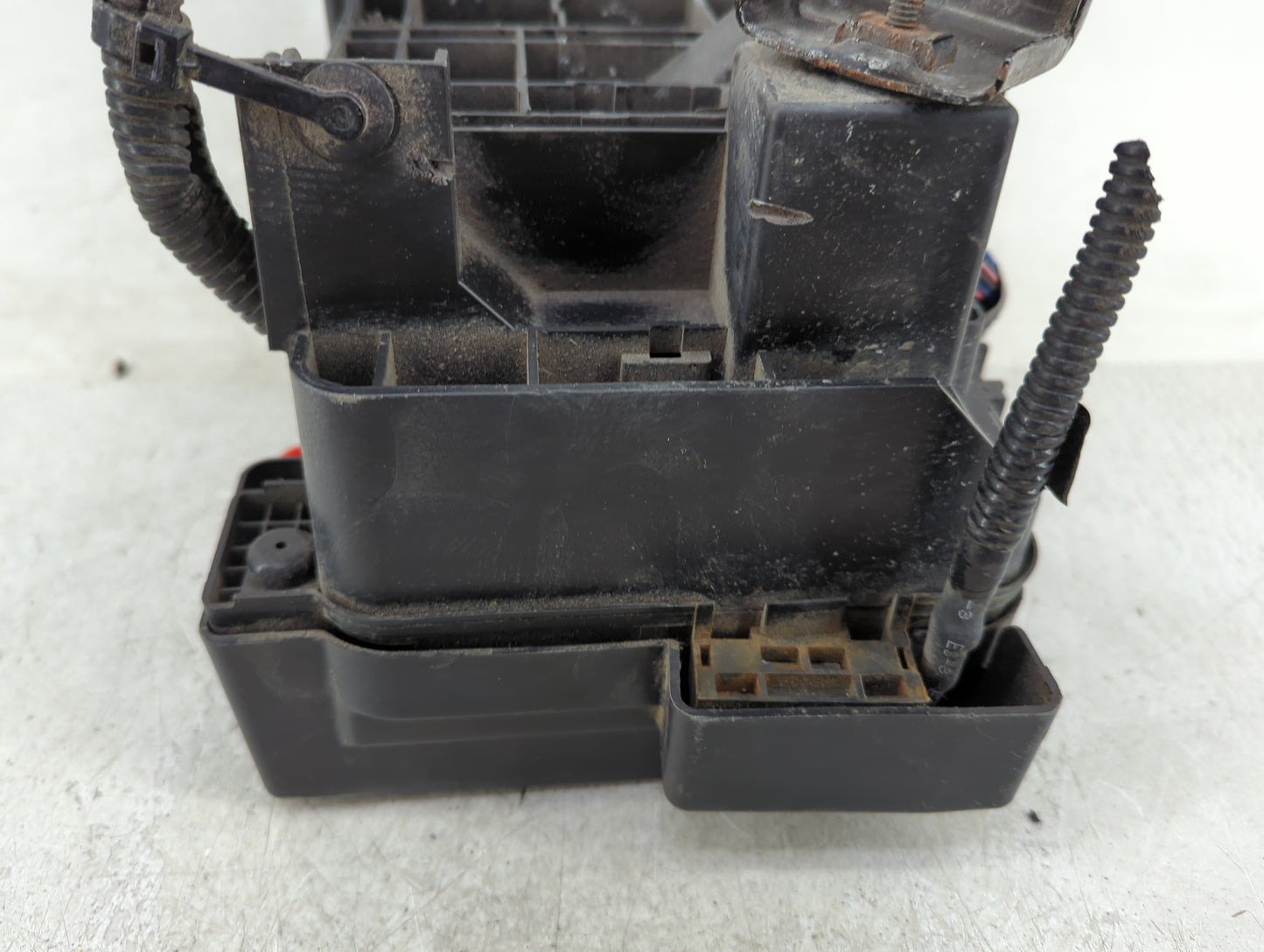 2016-2017 Gmc Terrain Fusebox Fuse Box Panel Relay Module Fits Fits 2016 2017 OEM Used Auto Parts - Oemusedautoparts1.com