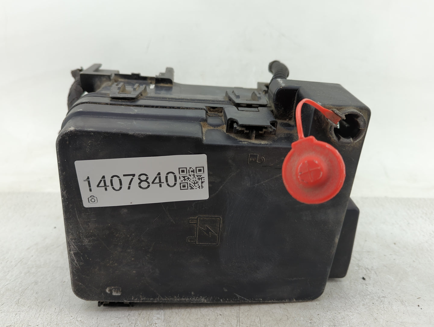 2016-2017 Gmc Terrain Fusebox Fuse Box Panel Relay Module Fits Fits 2016 2017 OEM Used Auto Parts - Oemusedautoparts1.com