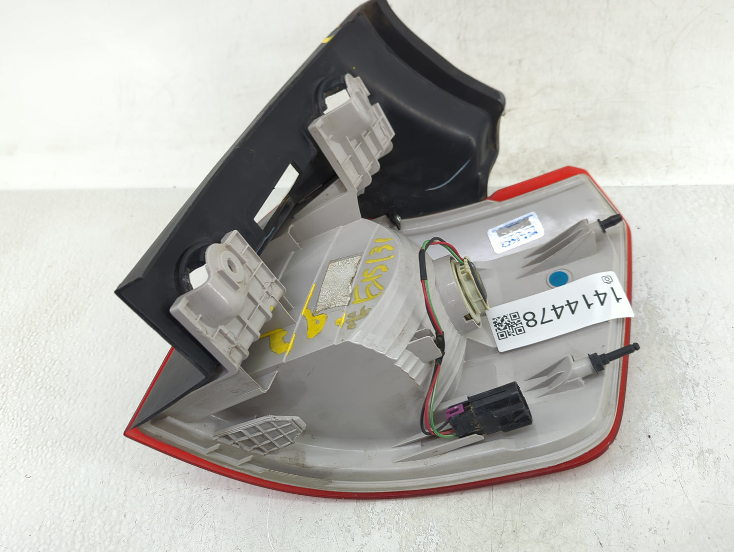 2010-2017 Gmc Terrain Tail Light Assembly Driver Left OEM Fits Fits 2010 2011 2012 2013 2014 2015 2016 2017 OEM Used Auto Pa