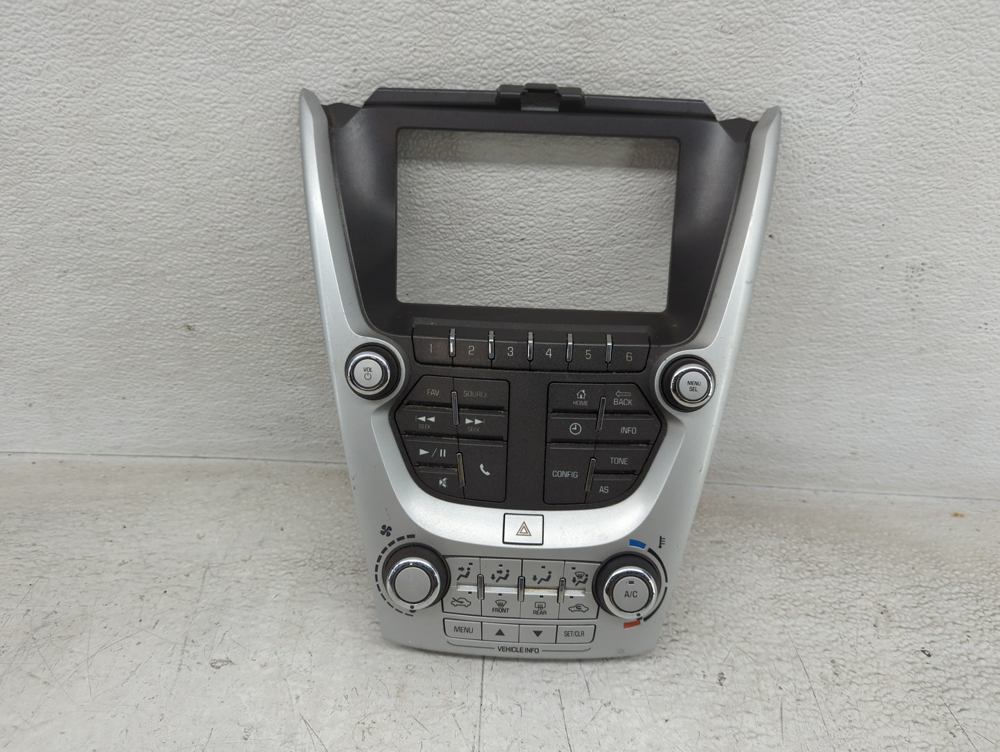 2016-2017 Gmc Terrain Radio AM FM Cd Player Receiver Replacement P/N:84096684 Fits Fits 2016 2017 OEM Used Auto Parts - Oemu