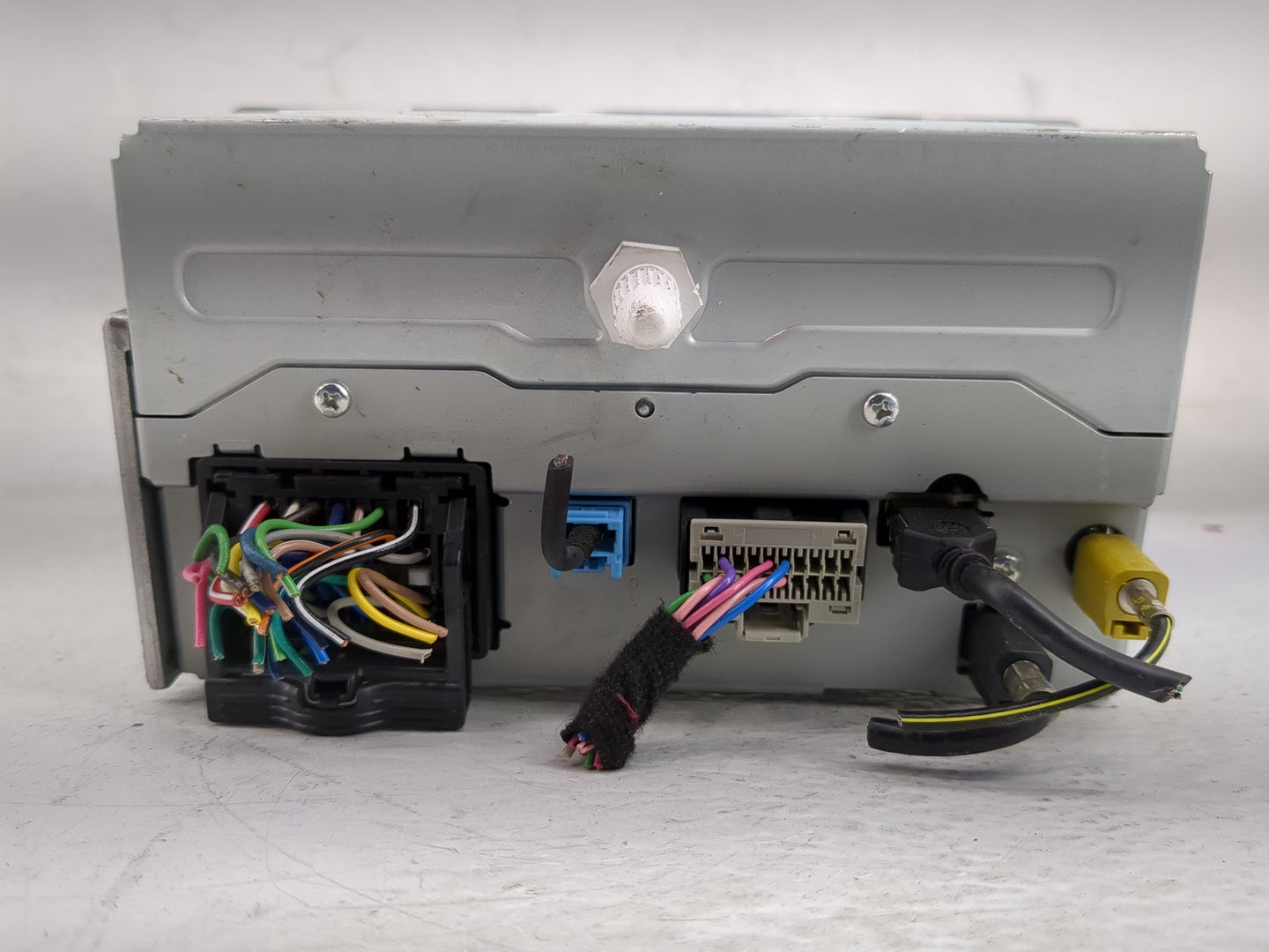 2016-2017 Gmc Terrain Radio AM FM Cd Player Receiver Replacement P/N:84064076 Fits Fits 2016 2017 OEM Used Auto Parts - Oemu