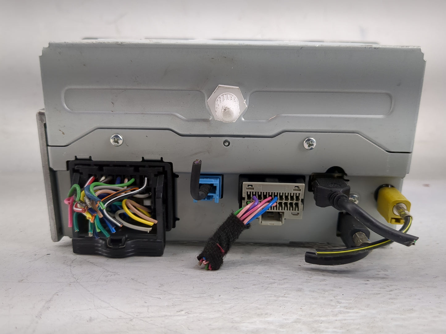 2016-2017 Gmc Terrain Radio AM FM Cd Player Receiver Replacement P/N:84064076 Fits Fits 2016 2017 OEM Used Auto Parts - Oemu