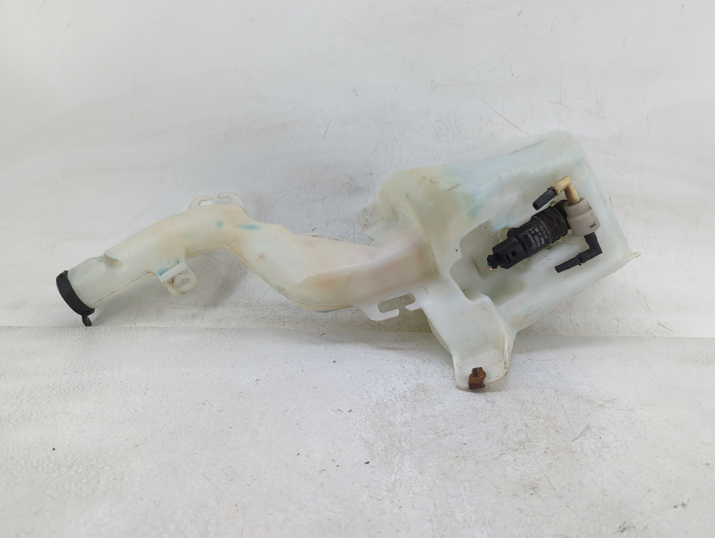 2017-2017 Gmc Terrain Windshield Washer Fluid Reservoir Bottle Oem - Oemusedautoparts1.com