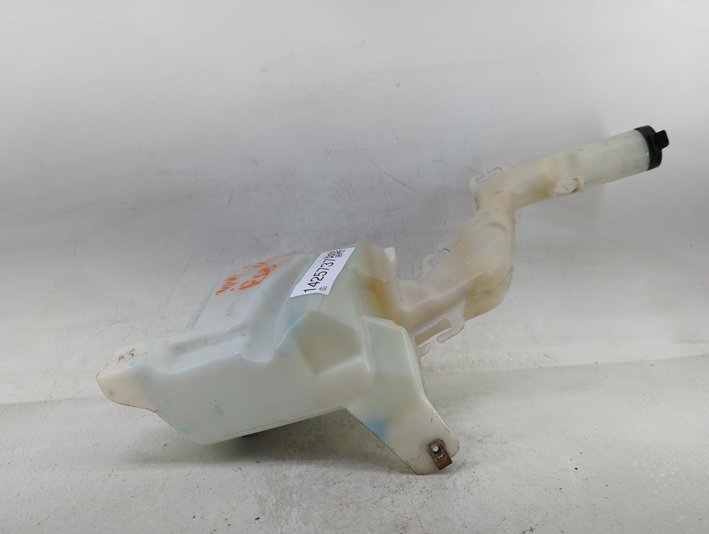 2017-2017 Gmc Terrain Windshield Washer Fluid Reservoir Bottle Oem - Oemusedautoparts1.com