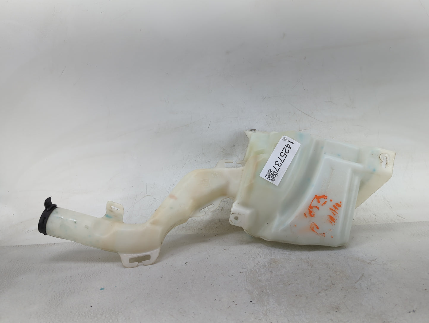 2017-2017 Gmc Terrain Windshield Washer Fluid Reservoir Bottle Oem - Oemusedautoparts1.com