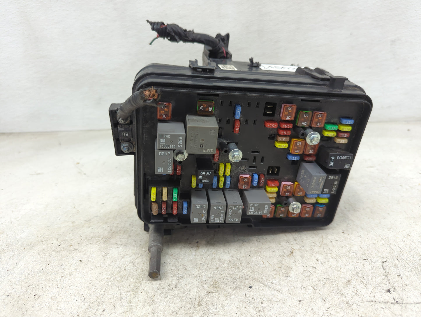2016-2017 Gmc Terrain Fusebox Fuse Box Panel Relay Module P/N:84080470 Fits Fits 2016 2017 OEM Used Auto Parts - Oemusedauto