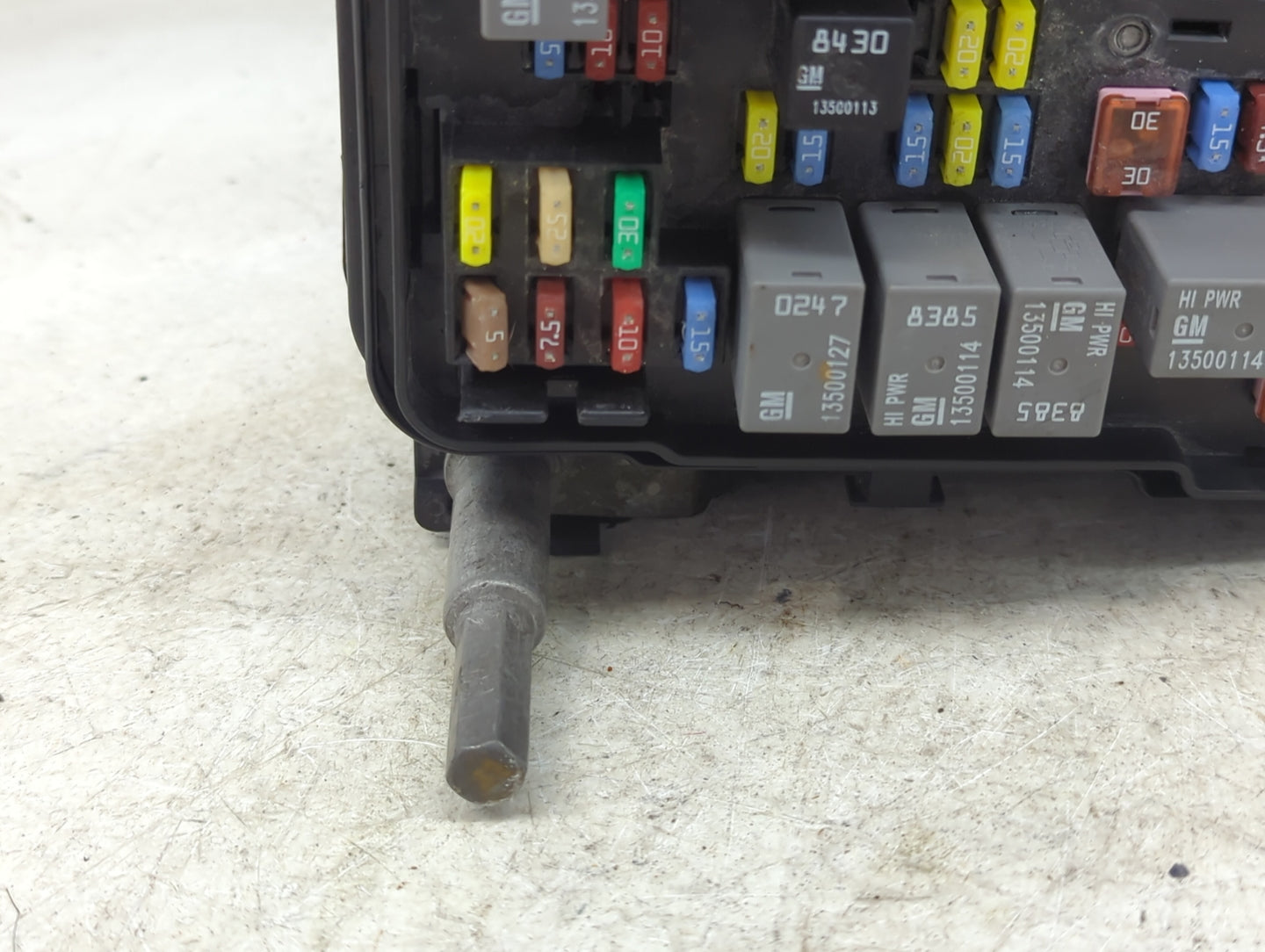 2016-2017 Gmc Terrain Fusebox Fuse Box Panel Relay Module P/N:84080470 Fits Fits 2016 2017 OEM Used Auto Parts - Oemusedauto