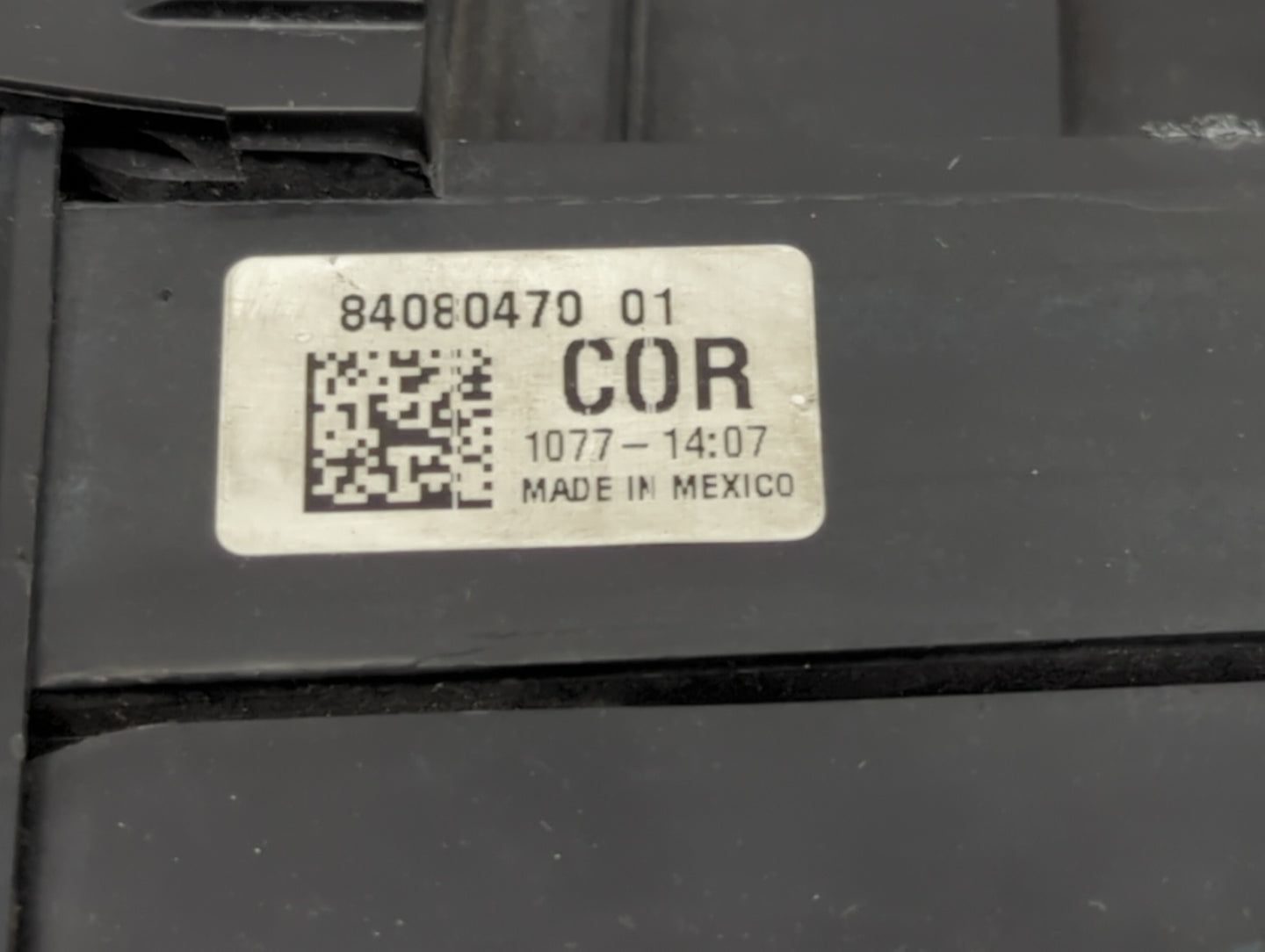 2016-2017 Gmc Terrain Fusebox Fuse Box Panel Relay Module P/N:84080470 Fits Fits 2016 2017 OEM Used Auto Parts - Oemusedauto