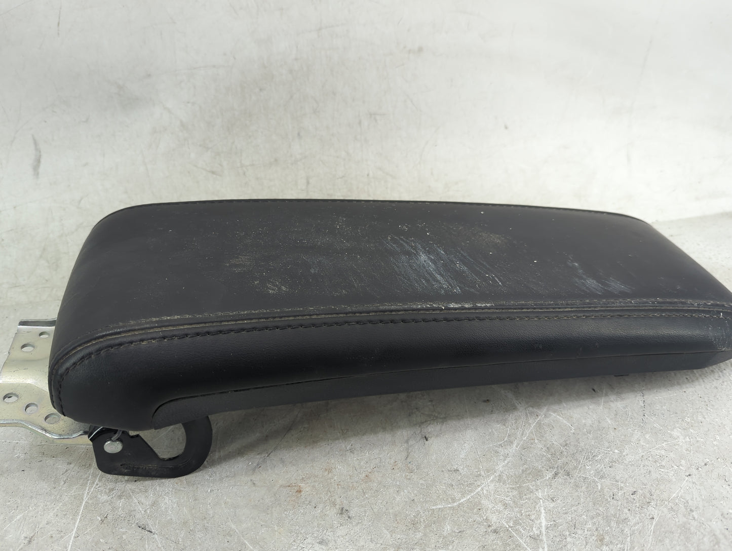2017 Gmc Terrain Center Console Armrest Cover Lid Fits OEM Used Auto Parts - Oemusedautoparts1.com