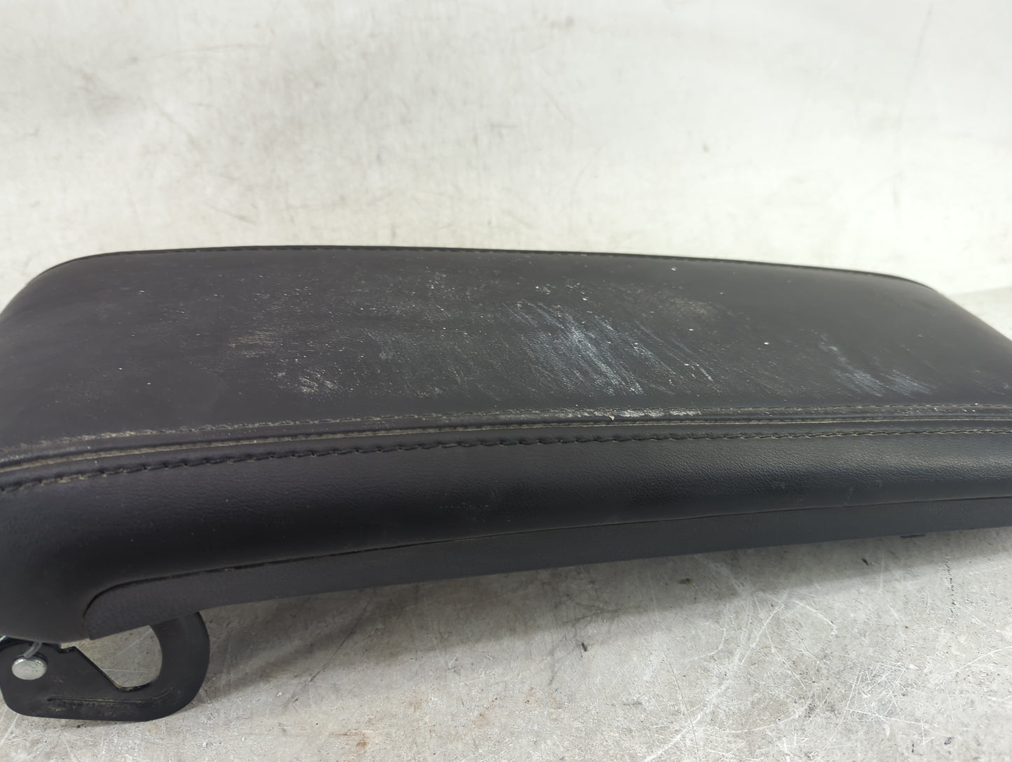 2017 Gmc Terrain Center Console Armrest Cover Lid Fits OEM Used Auto Parts - Oemusedautoparts1.com