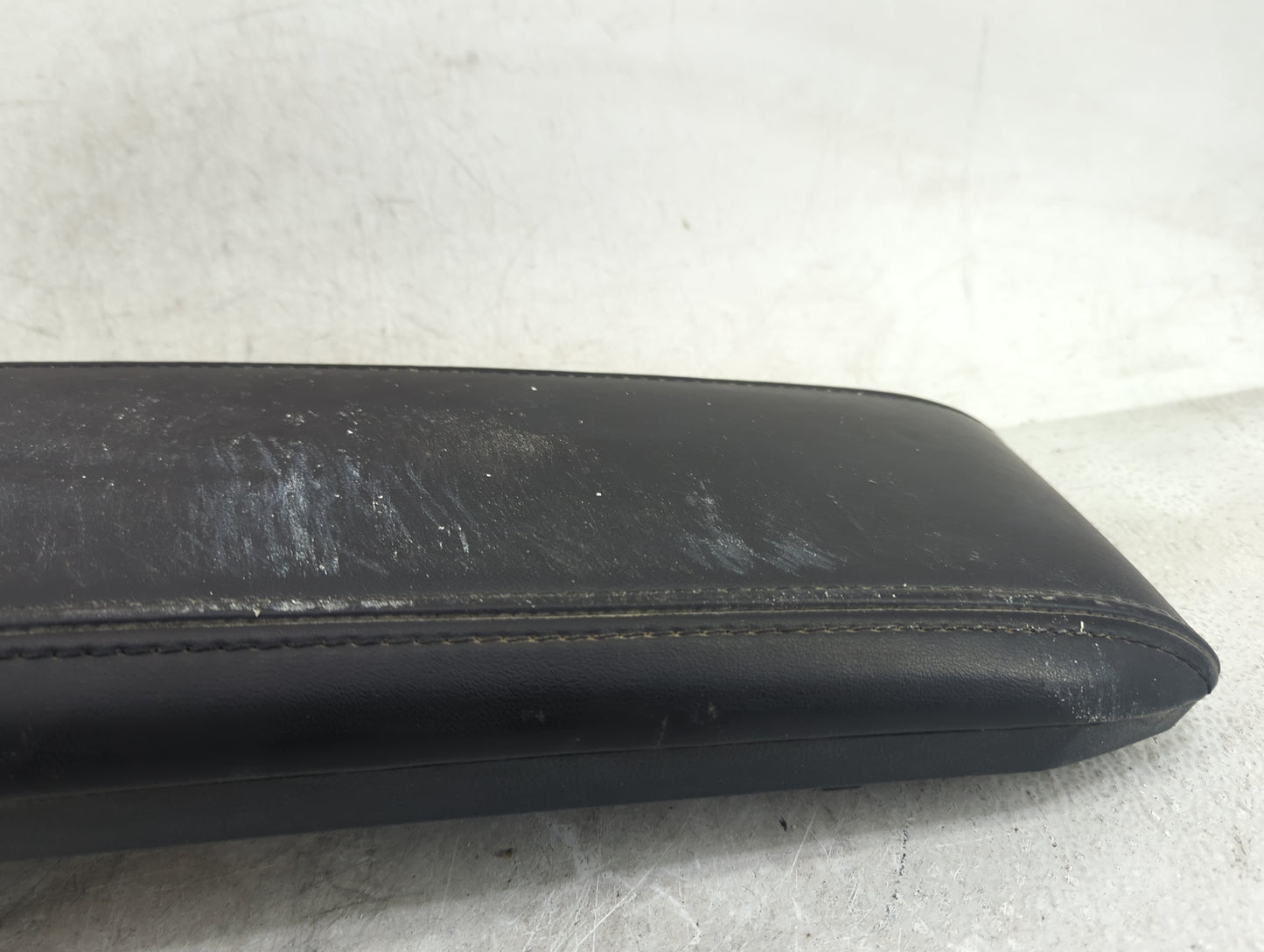 2017 Gmc Terrain Center Console Armrest Cover Lid Fits OEM Used Auto Parts - Oemusedautoparts1.com
