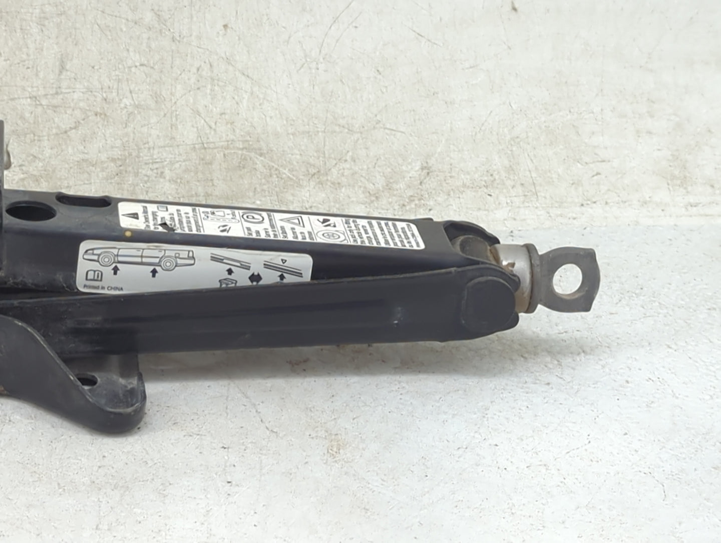 2017 Gmc Terrain Spare Scissor Car Jack 1460167 - Oemusedautoparts1.com