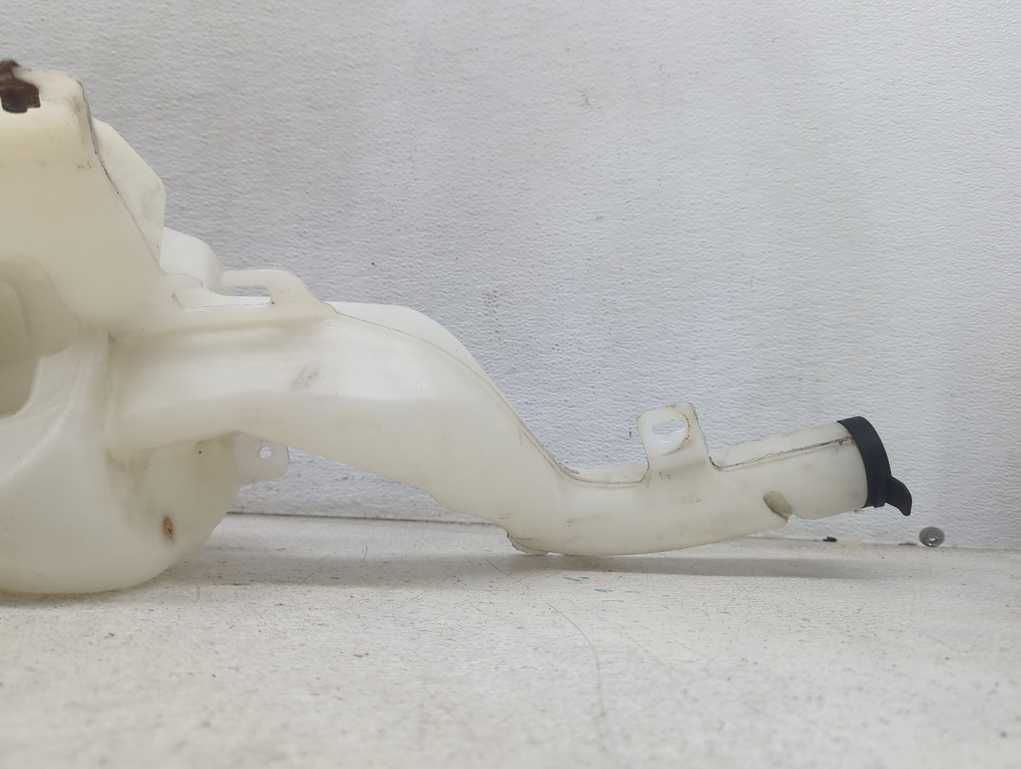 2017-2017 Gmc Terrain Windshield Washer Fluid Reservoir Bottle Oem 1473688 - Oemusedautoparts1.com