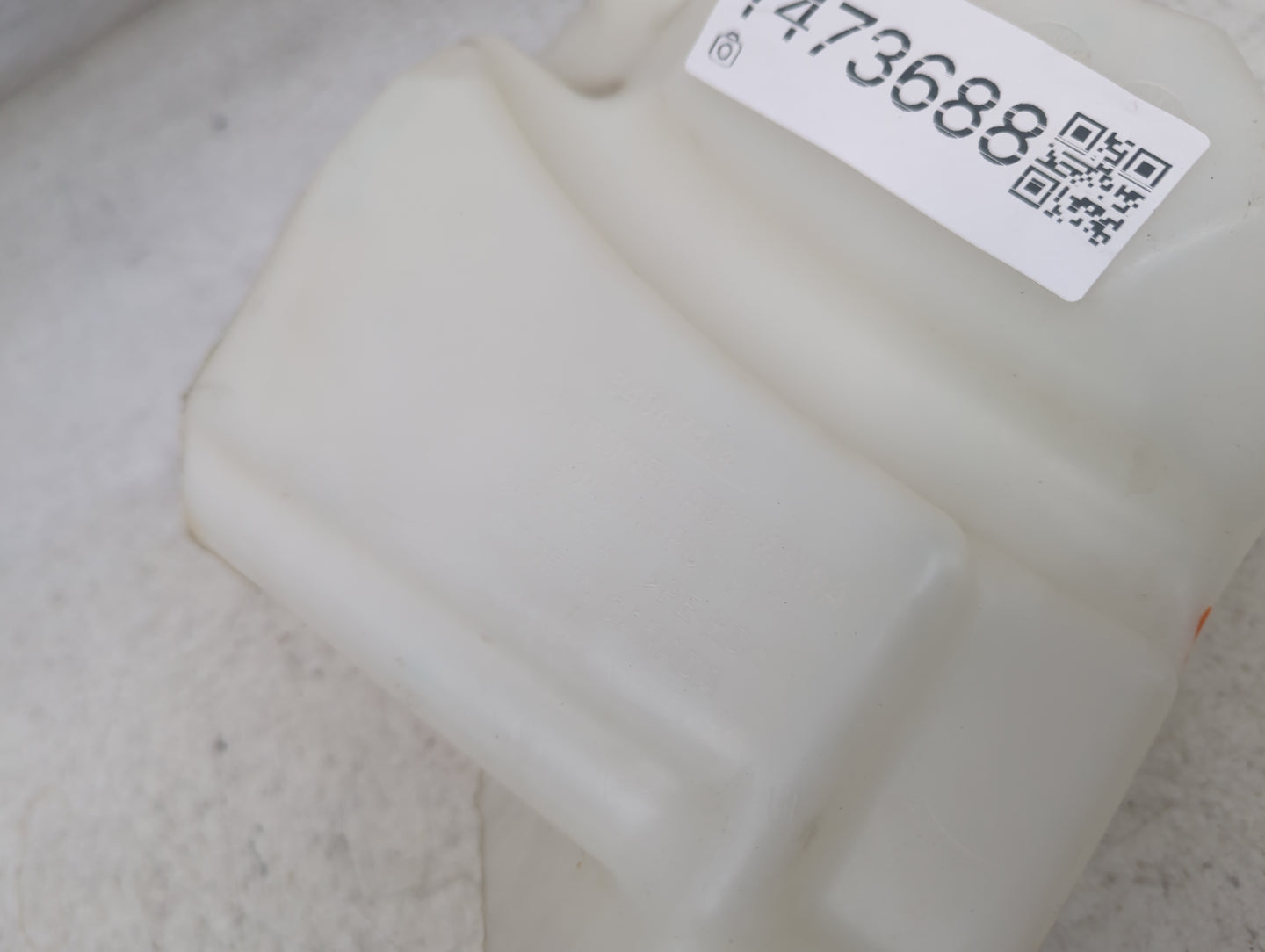 2017-2017 Gmc Terrain Windshield Washer Fluid Reservoir Bottle Oem 1473688 - Oemusedautoparts1.com