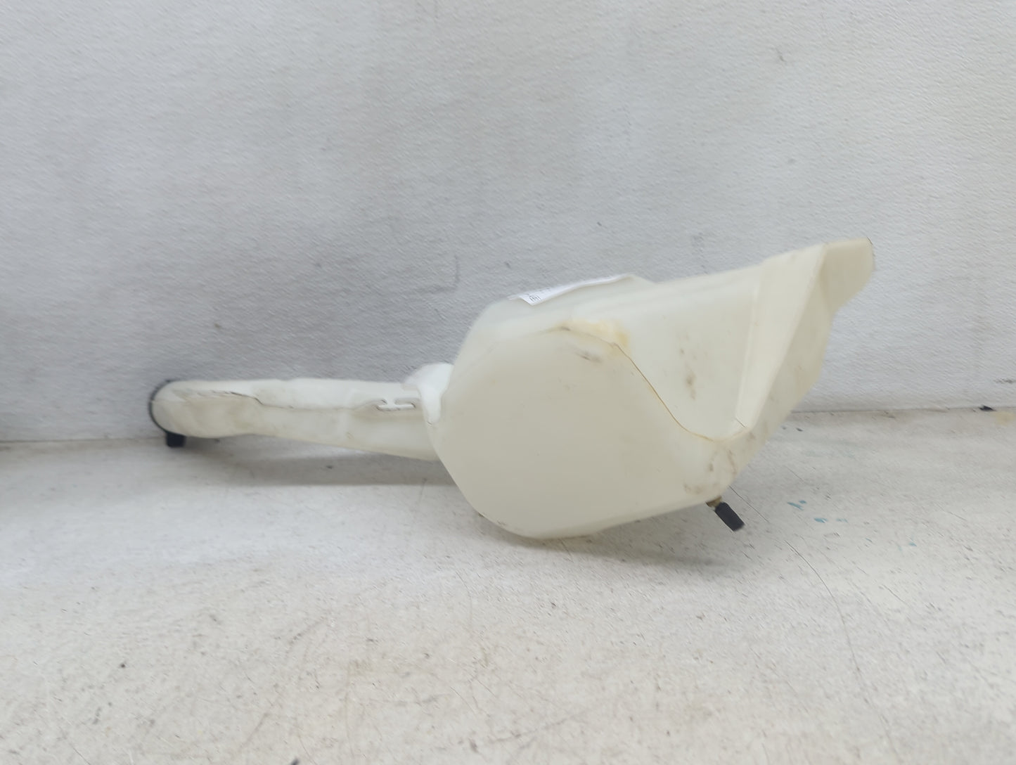 2017-2017 Gmc Terrain Windshield Washer Fluid Reservoir Bottle Oem 1473688 - Oemusedautoparts1.com