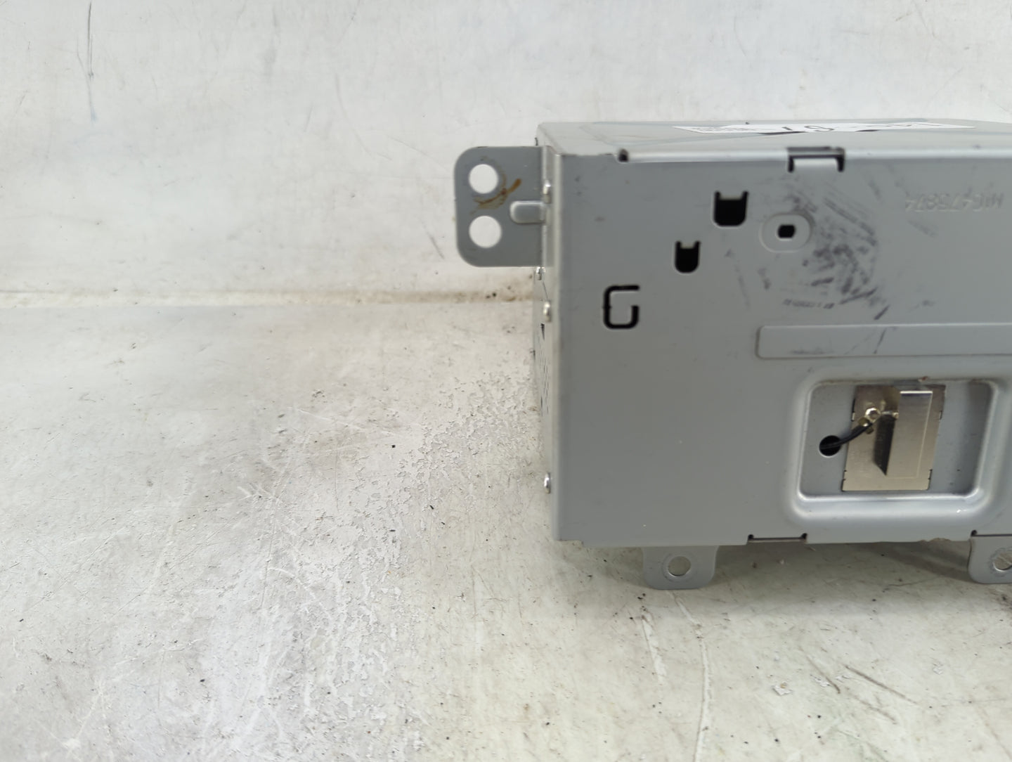 2016-2017 Gmc Terrain Radio AM FM Cd Player Receiver Replacement P/N:84064071 CN-SG26N04D, GA-130-COLR-NT Fits Fits 2016 201