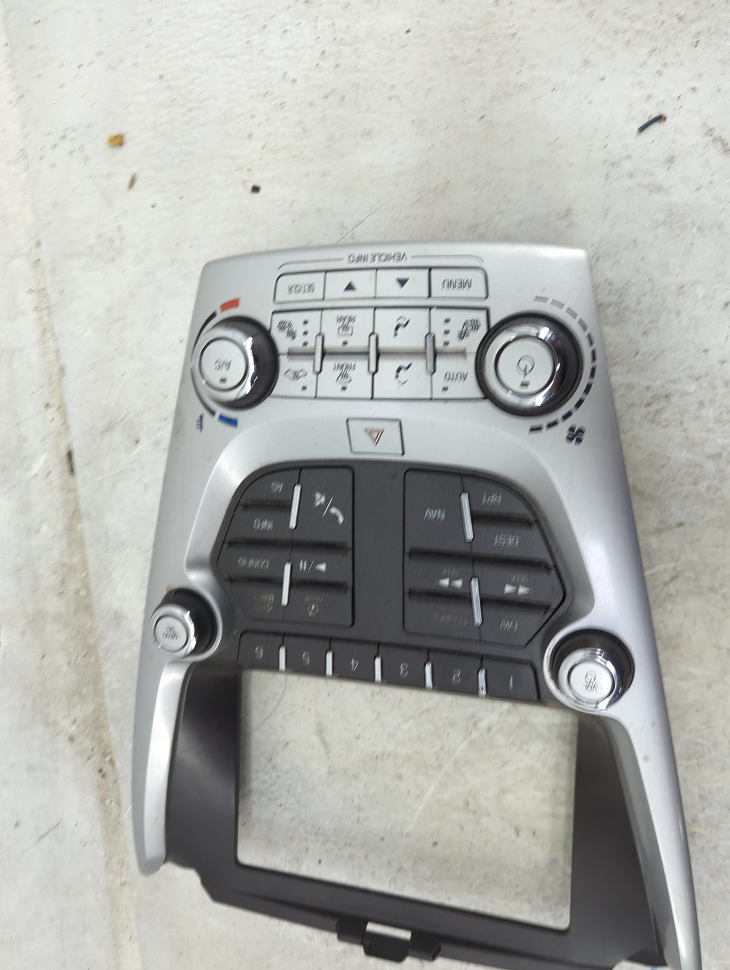 2016-2017 Gmc Terrain Radio Control Panel Silver - Oemusedautoparts1.com