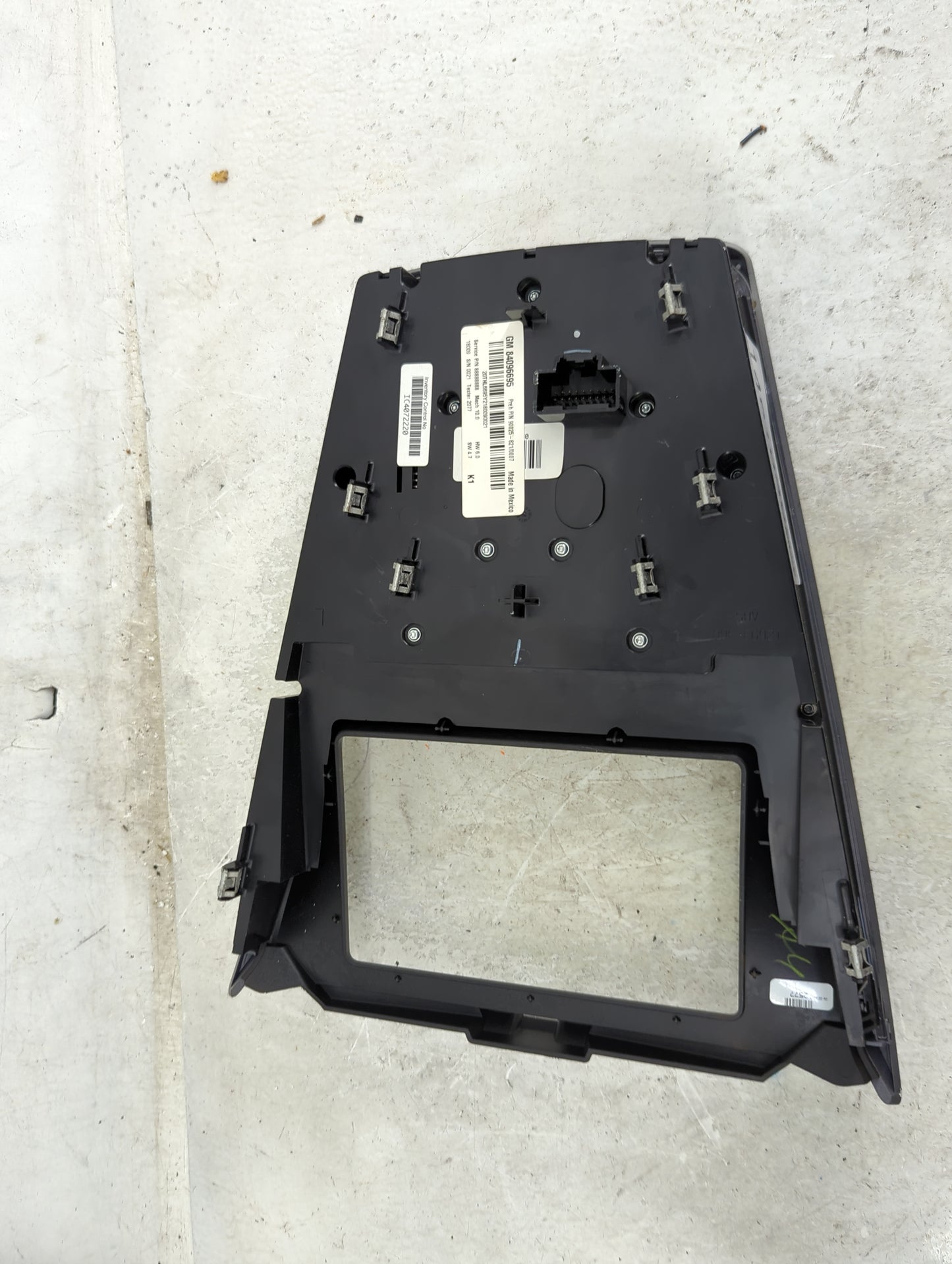 2016-2017 Gmc Terrain Radio Control Panel Silver - Oemusedautoparts1.com