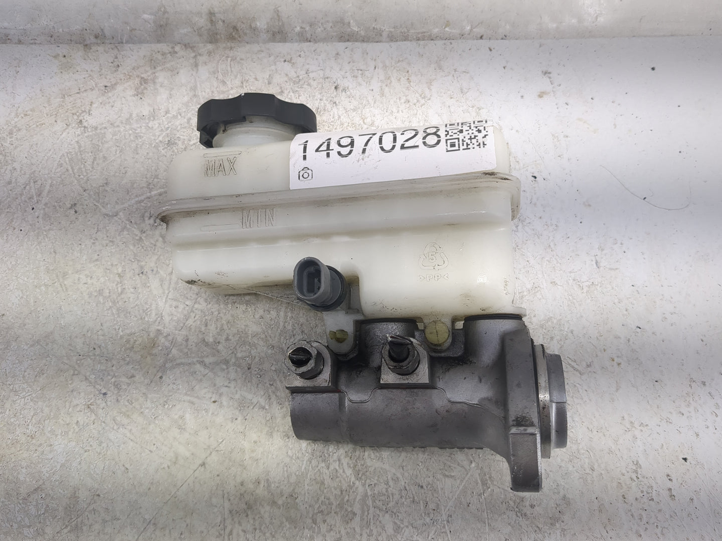 2011-2017 Gmc Terrain Brake Master Cylinder 1497028 - Oemusedautoparts1.com
