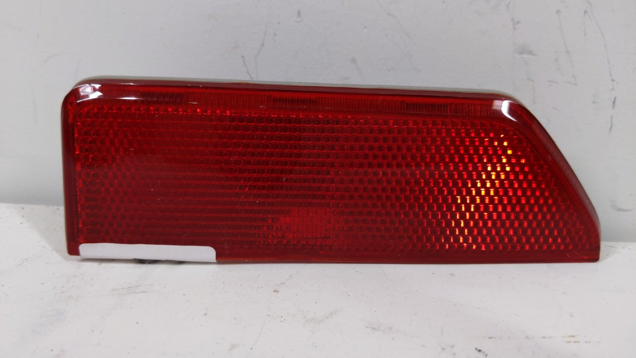 2016-2017 Gmc Terrain Tail Light Assembly Passenger Right OEM P/N:23454653 Fits Fits 2016 2017 OEM Used Auto Parts - Oemused