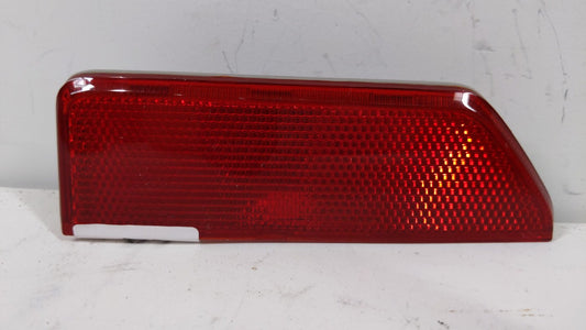 2016-2017 Gmc Terrain Tail Light Assembly Passenger Right OEM P/N:23454653 Fits Fits 2016 2017 OEM Used Auto Parts - Oemused