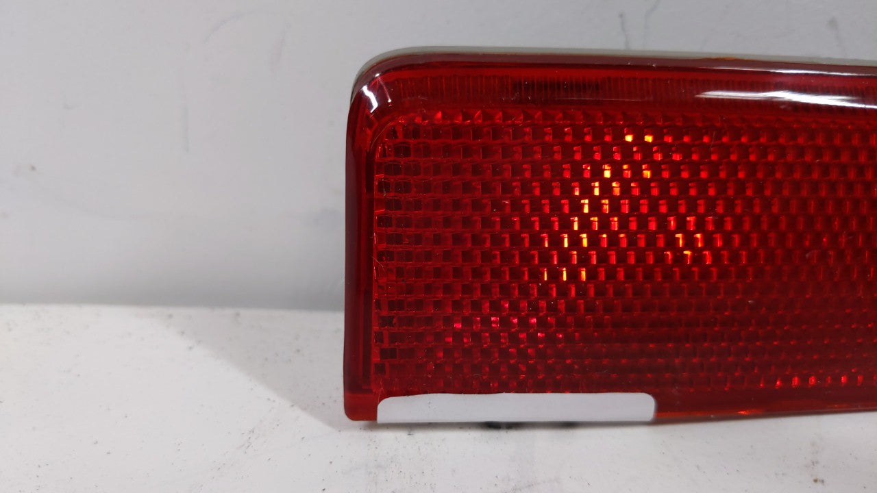 2016-2017 Gmc Terrain Tail Light Assembly Passenger Right OEM P/N:23454653 Fits Fits 2016 2017 OEM Used Auto Parts - Oemused